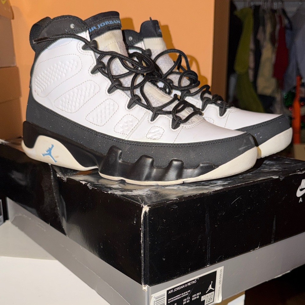 Retro Jordan 9 university blue size 8.5